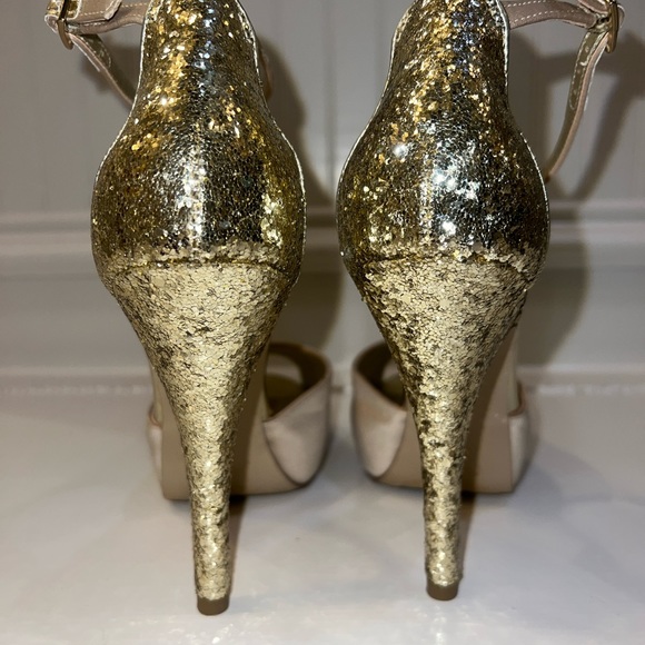 Guess Heels - Picture 4 of 10